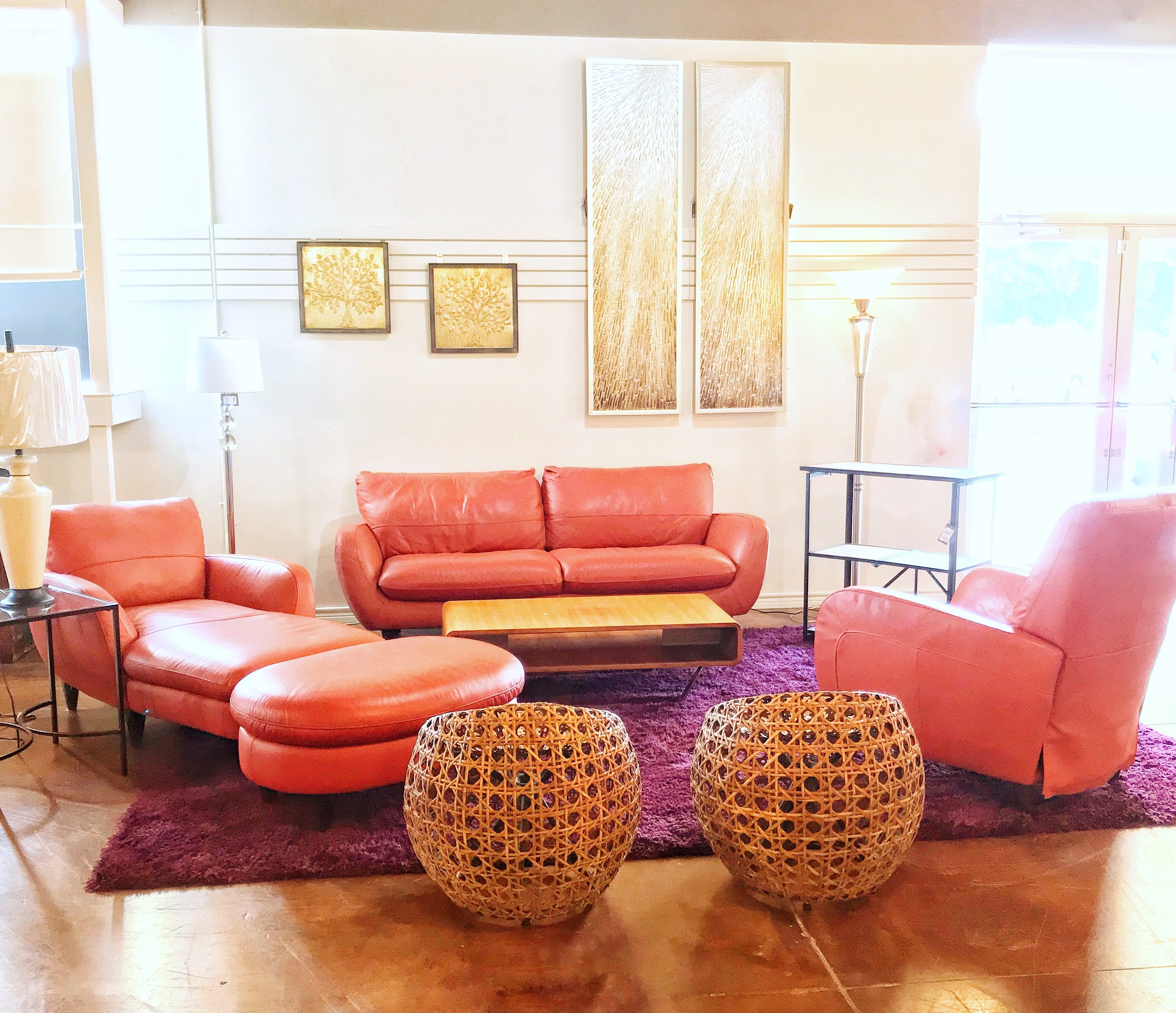 Living Room - Kiss It Good Buy