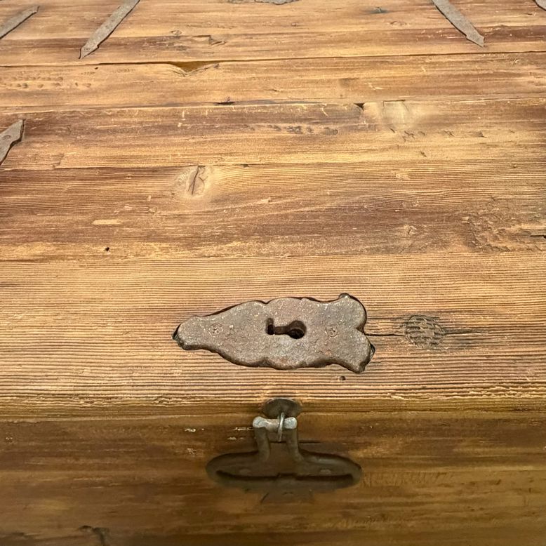 XL 2-Sided Primitive Wood Trunk 60x36x22.5