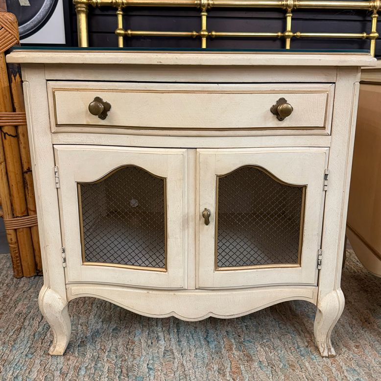 PAIR Vintage Drexel Heritage French Provincial Nightstands 24x17x23