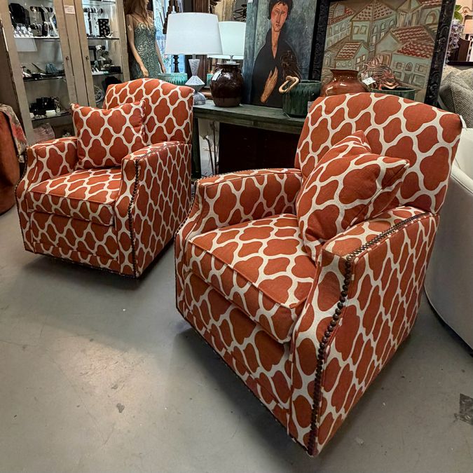 PAIR Custom Mayo Cream & Rust Swivel Chairs 31x35x39