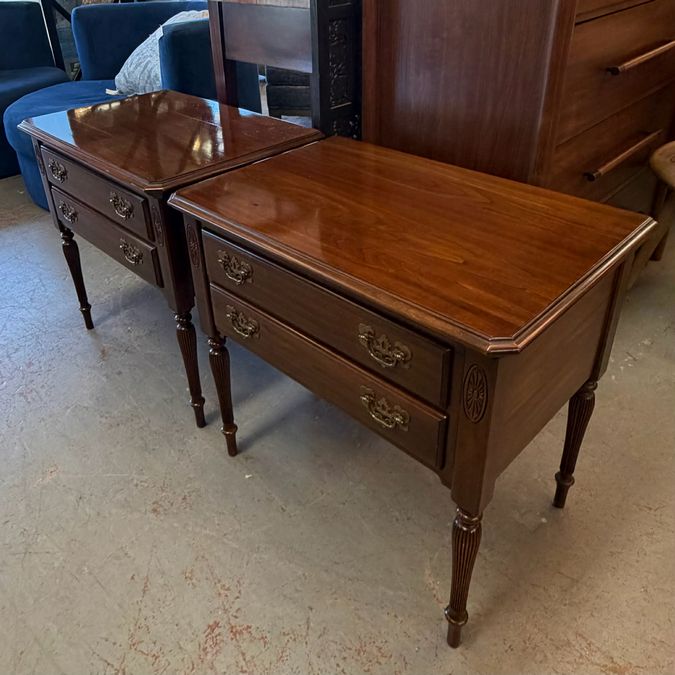 PAIR Ethan Allen Georgian 2-Drw Nightstands 28x18x26