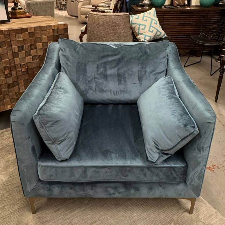 Caitlin Blue Velvet Arm Chair 39x36x33