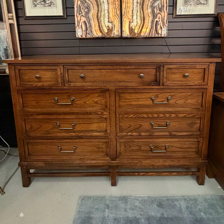 Thomasville Oak Bachelor's Chest 60x19x41