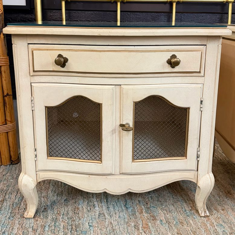 PAIR Vintage Drexel Heritage French Provincial Nightstands 24x17x23