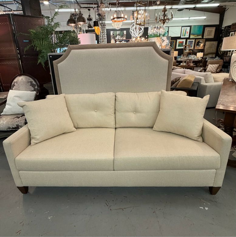 Ethan Allen Monterey Love Seat 64x37x36 LIKE NEW!