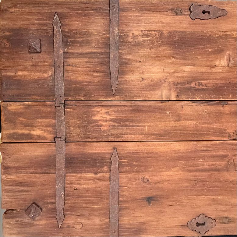 XL 2-Sided Primitive Wood Trunk 60x36x22.5