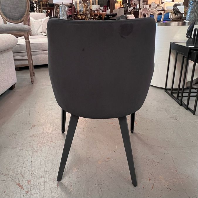 Abreia 60"D Oak Table W/Metal Base W/4 Nuevo Renee Shale Velvet Titanium Chairs