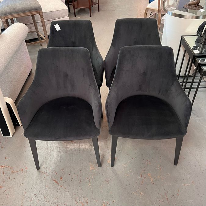 Abreia 60"D Oak Table W/Metal Base W/4 Nuevo Renee Shale Velvet Titanium Chairs