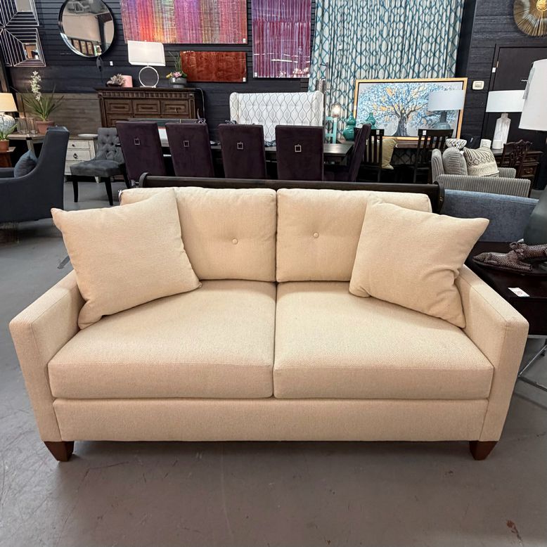 Ethan Allen Monterey Love Seat 64x37x36 LIKE NEW!