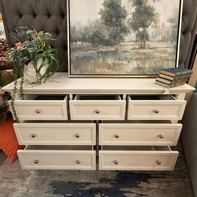 Ashbrook White 7-Drawer Dresser 62x20x36