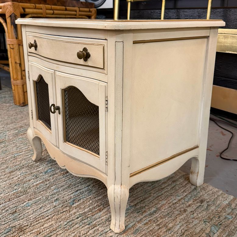 PAIR Vintage Drexel Heritage French Provincial Nightstands 24x17x23