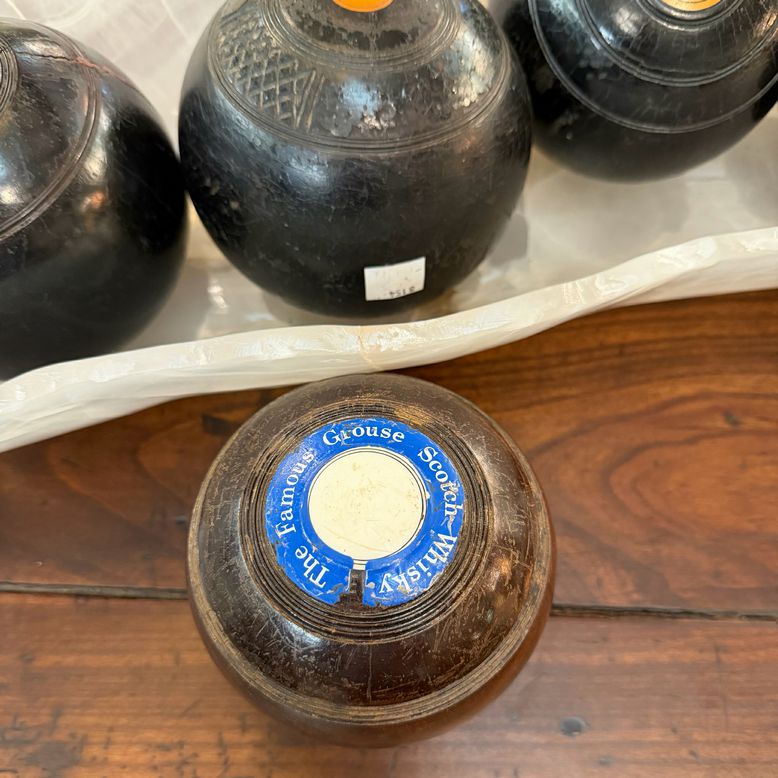 SET/8 Antique Olive Wood Scottish Lawn Bowls