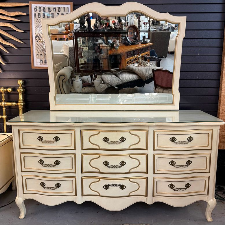Vintage Drexel Heritage French Provincial Dresser & Mirror 64x20x69