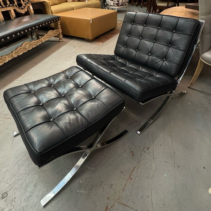 Vintage Black Leather & Chrome Barcelona Chair 29.5x29x31 AS IS