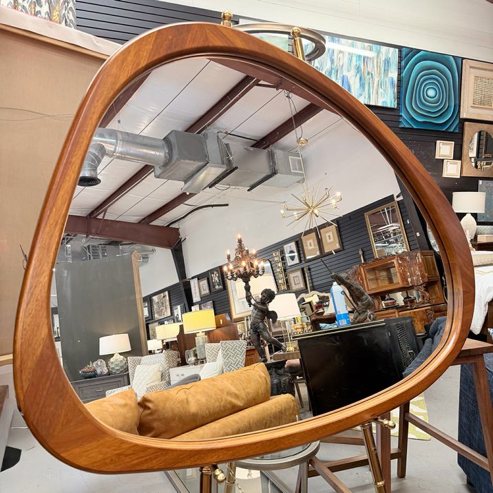 Oval Wood Mirror W/Gold Easel 35x3x47