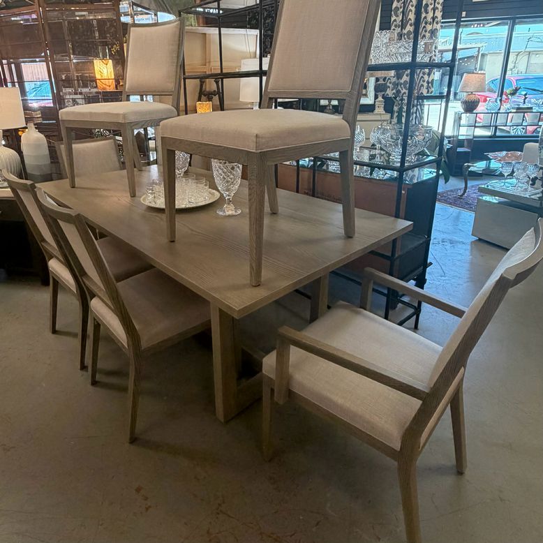 Bassett Liam Storm Grey Oak Table + 2 Arm/4 Side Chairs ALMOST NEW