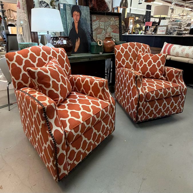 PAIR Custom Mayo Cream & Rust Swivel Chairs 31x35x39