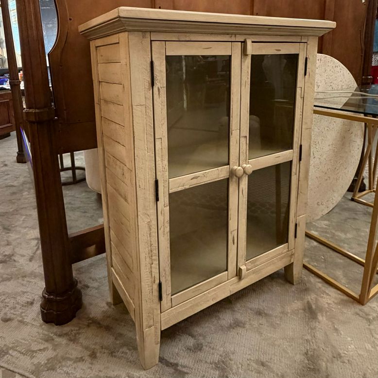 Cream Cabinet W/Glass Doors 32x15x42
