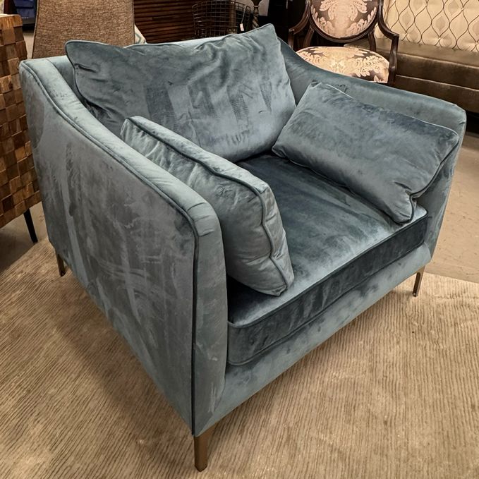 Caitlin Blue Velvet Arm Chair 39x36x33