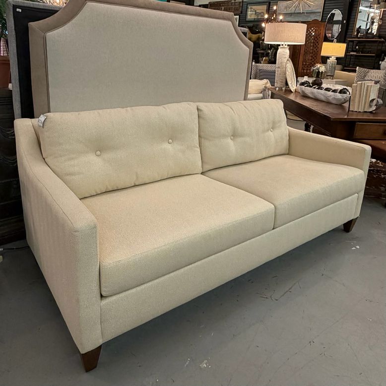 Ethan Allen Monterey Love Seat 64x37x36 LIKE NEW!