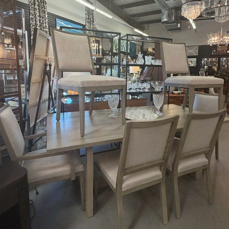 Bassett Liam Storm Grey Oak Table + 2 Arm/4 Side Chairs ALMOST NEW