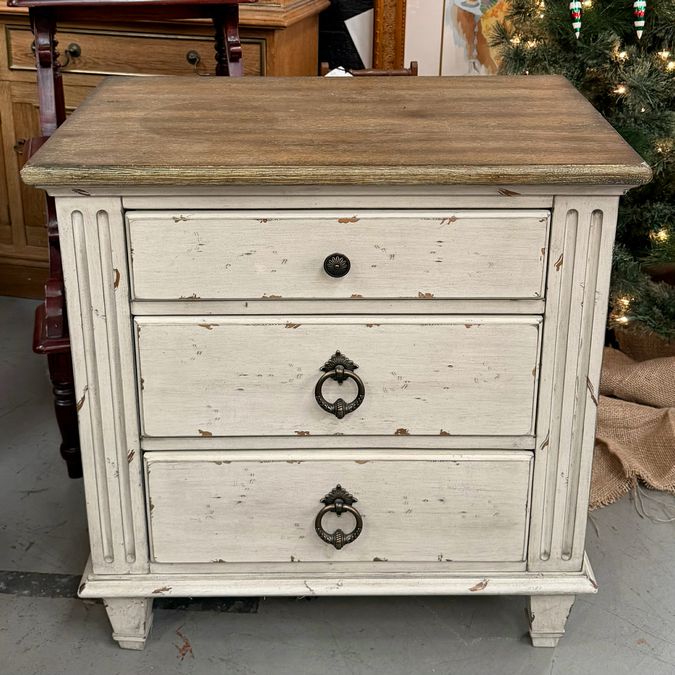 American Drew Southbury Whitewashed Birch 3-Dwr Nightstand W/USB Port 28x17x29