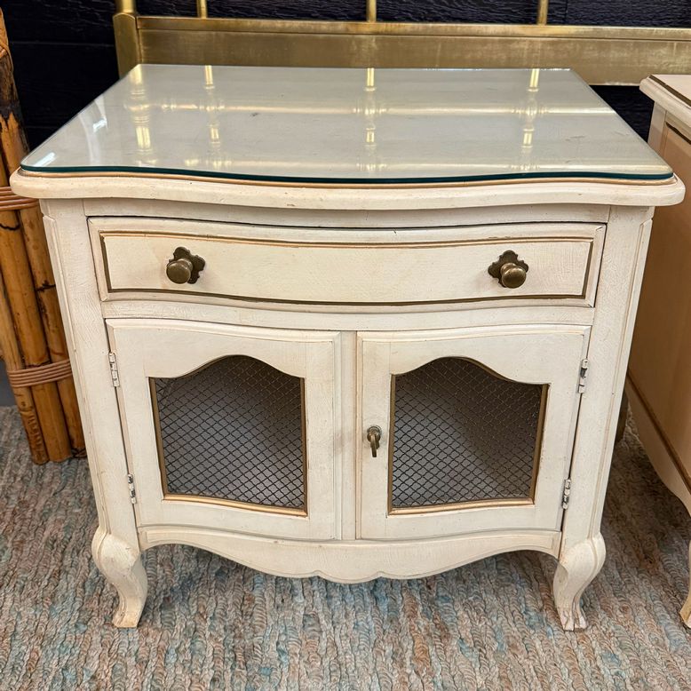 PAIR Vintage Drexel Heritage French Provincial Nightstands 24x17x23