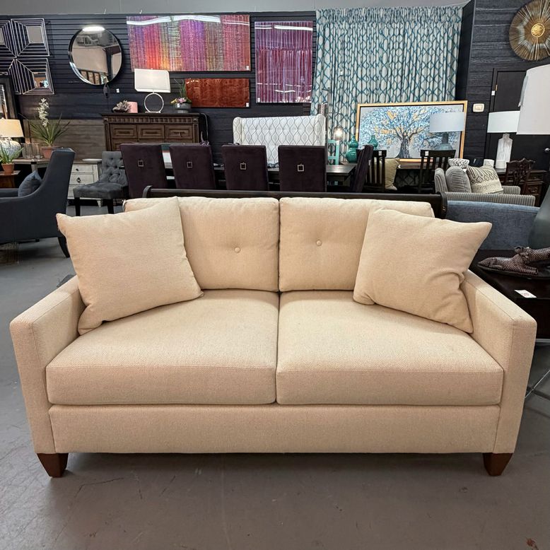 Ethan Allen Monterey Love Seat 64x37x36 LIKE NEW!