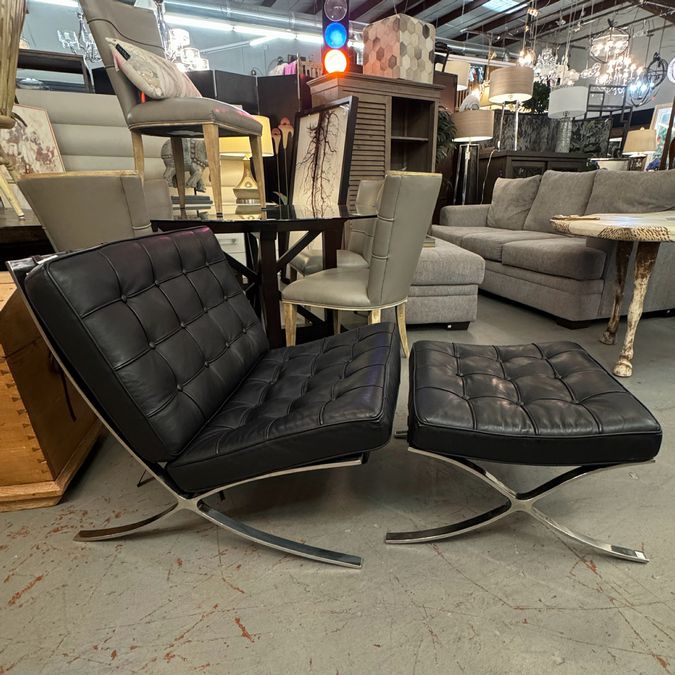 Vintage Black Leather & Chrome Barcelona Chair 29.5x29x31 AS IS