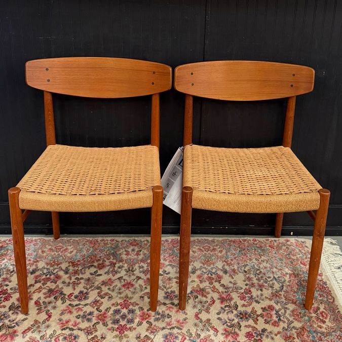 PAIR Danish AM Mobler Model 501 Chairs 18x18x31