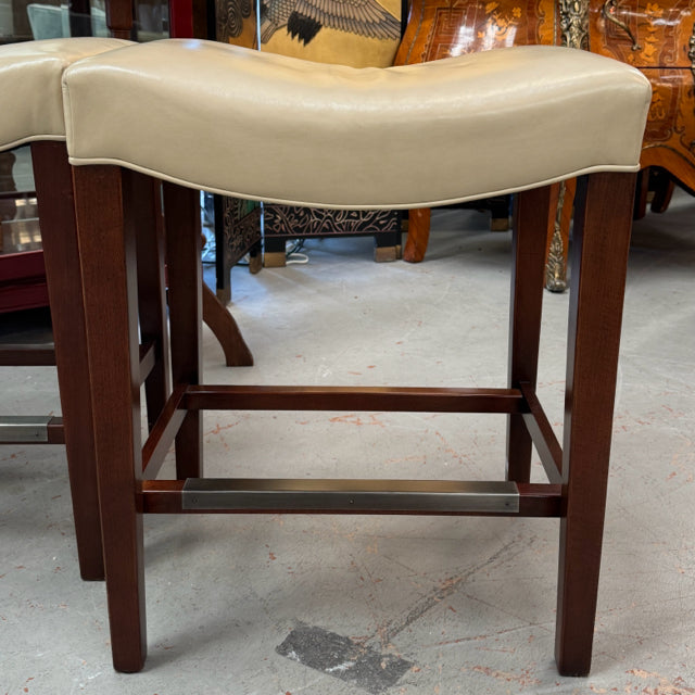 PAIR Hickory Chair Madigan Cappuccino Barstools 20.5x16x30.5