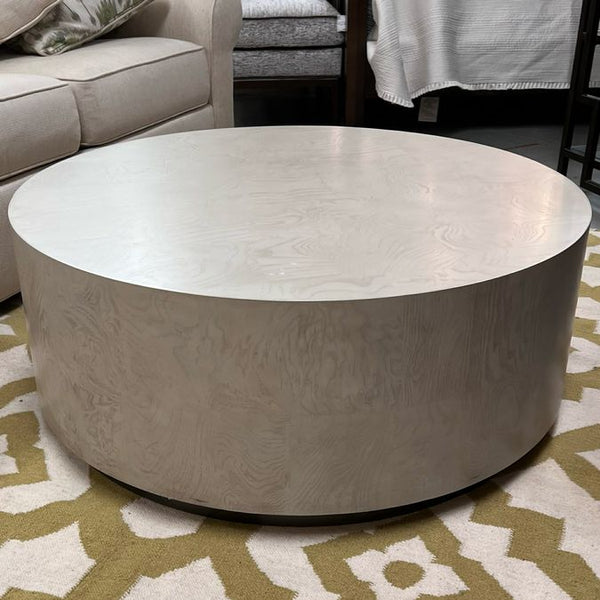 Ethan Allen Braemore Cocktail Table W/Plinth Base 38x38x15