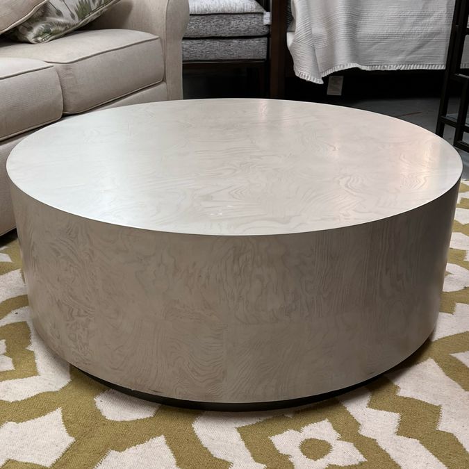 Ethan Allen Braemore Cocktail Table W/Plinth Base 38x38x15