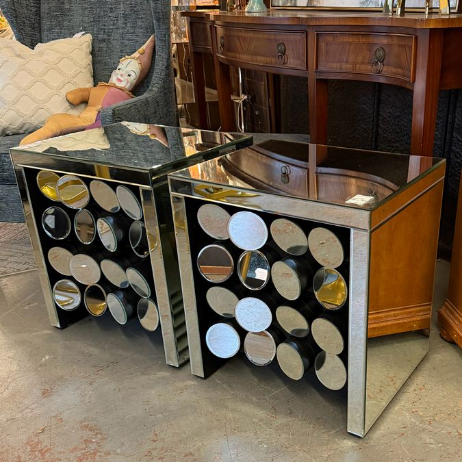 Zuri Onxy 2-Drw Mirrored Side Table 22x18x24