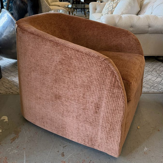 Havertys Rust Stella Swivel Chair 29.5x36x32 NEW