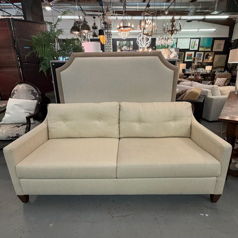 Ethan Allen Monterey Love Seat 64x37x36 LIKE NEW!