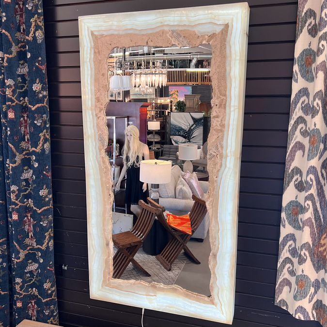 Lighted Onyx Wall Mirror 31.5x4x58.5
