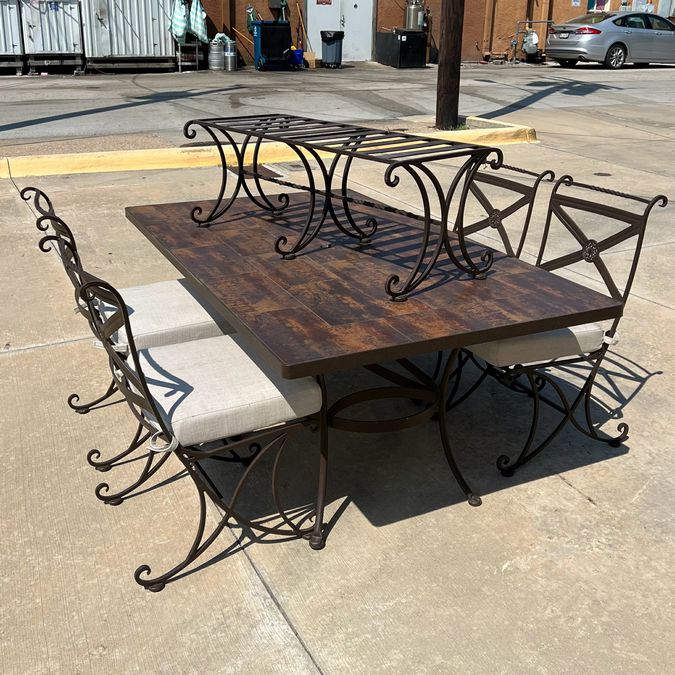 O.W.Lee Classico Table W/4 Chairs & Bench