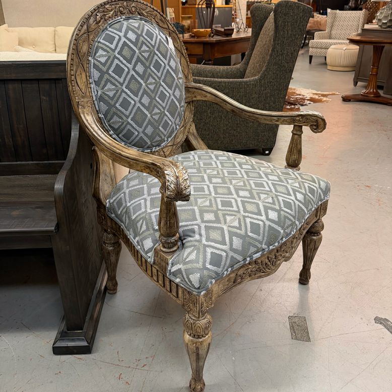 Modern Louis Style Round Back Arm Chair W/Gray Geometric Upholstery 30.5x29x41.5