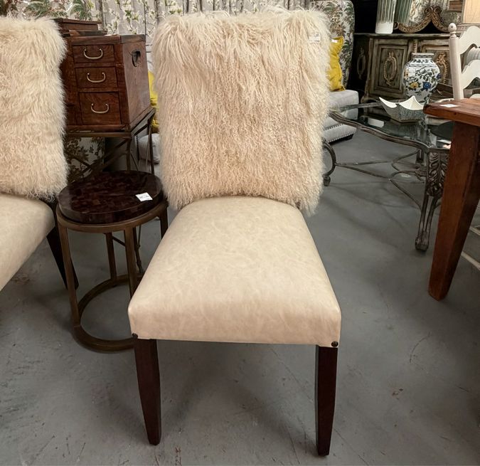 Cream Mongolian Fur Back Side Chair 21x24x43