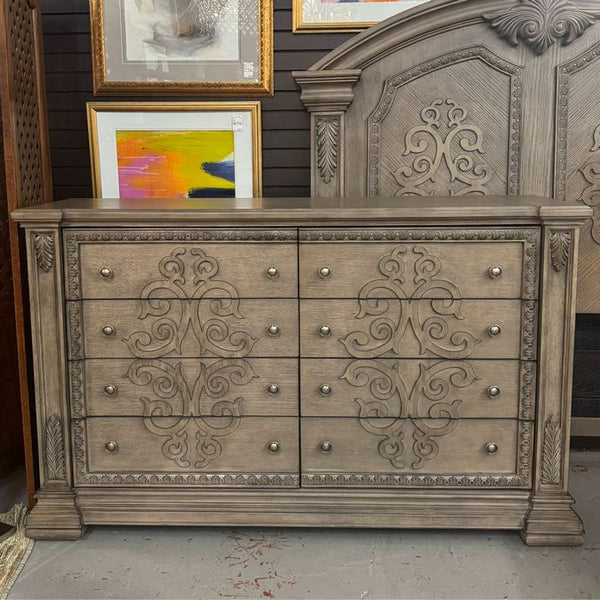 Avalon Sanctuary 8-Dwr Dresser 68x19x42.5