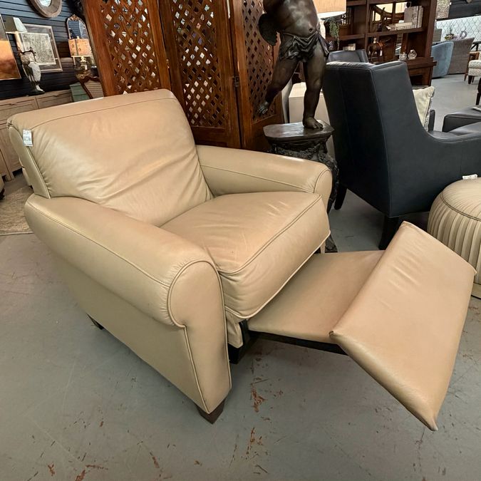 Lazyboy Cream Leather Power Leather "Bennett" Recliner 36x36x39