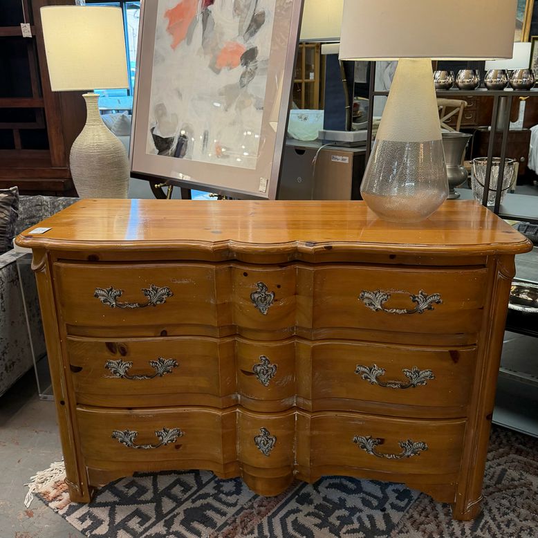 Ethan Allen French Provincial Ethan Allen Pine Dresser 52x20x34.5