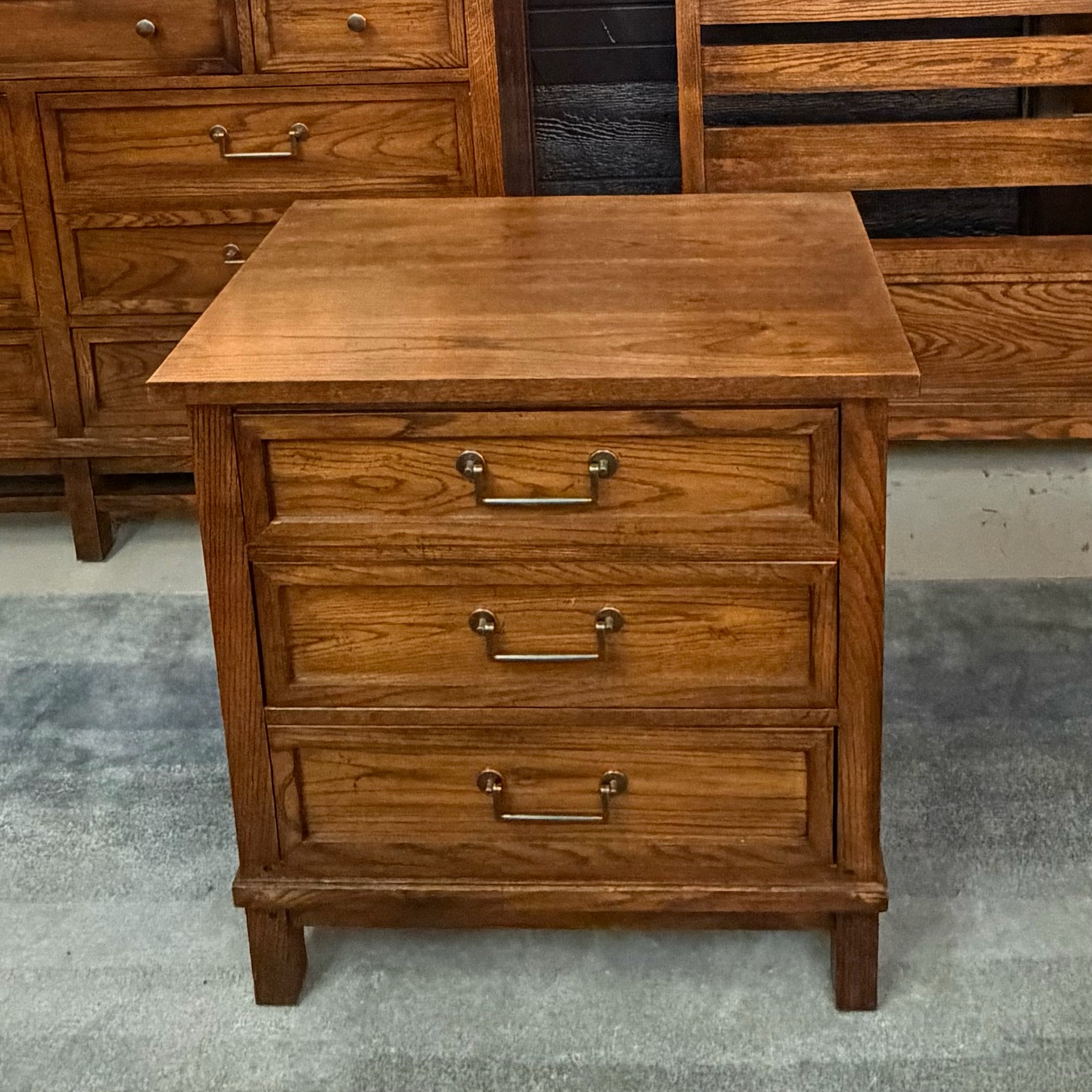 Thomasville Oak Nightstand 28x18x30