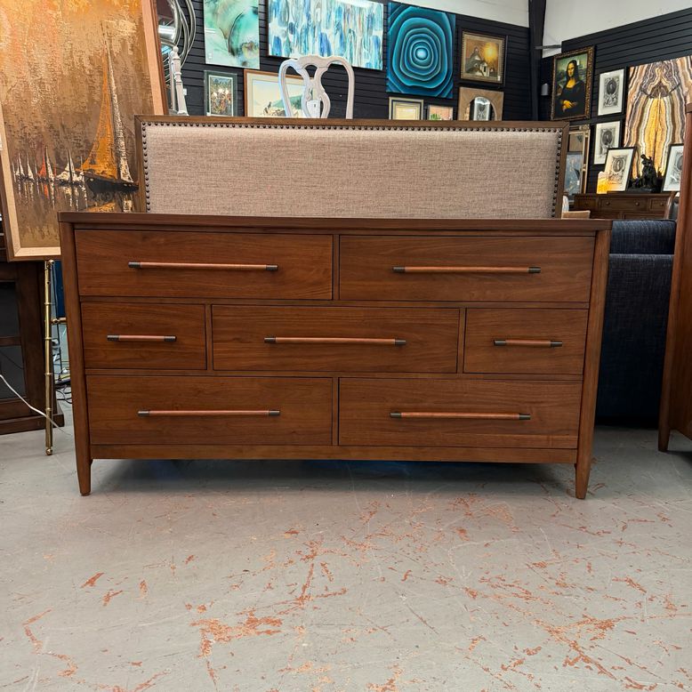 Riverside Ashford Park 7-Drawer Dresser 67x20x36 NEW