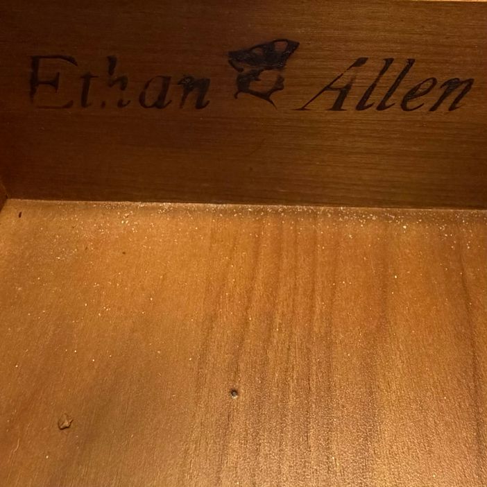 PAIR Ethan Allen Georgian 2-Drw Nightstands 28x18x26