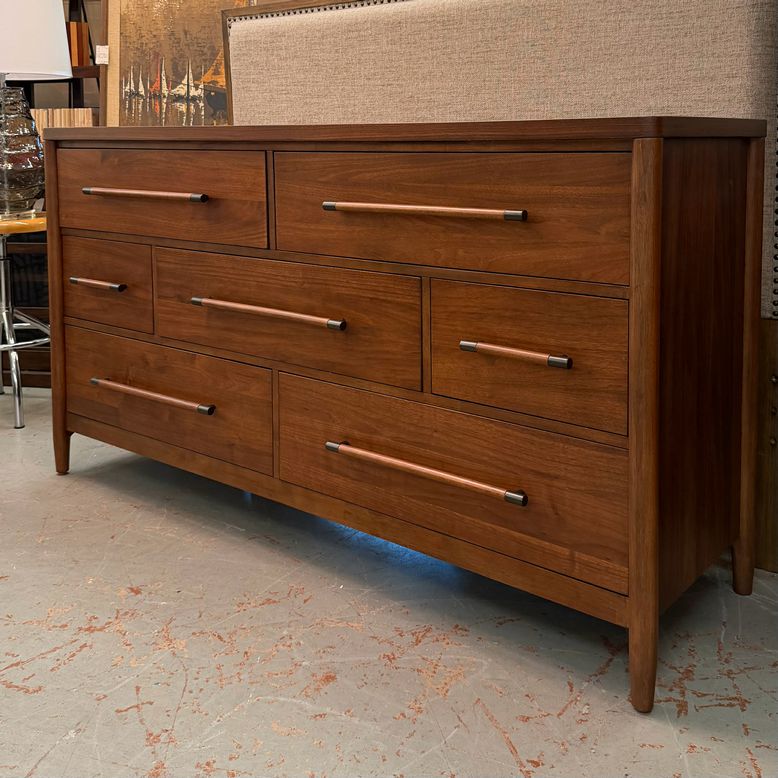 Riverside Ashford Park 7-Drawer Dresser 67x20x36 NEW