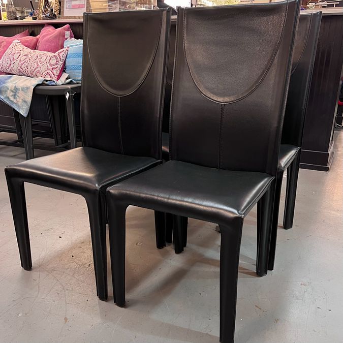 SET/4 Arper Italian Black Leather Side Chairs 17x16x39