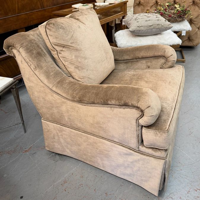 TRS Furniture Velvet Club Chair 33x36x36