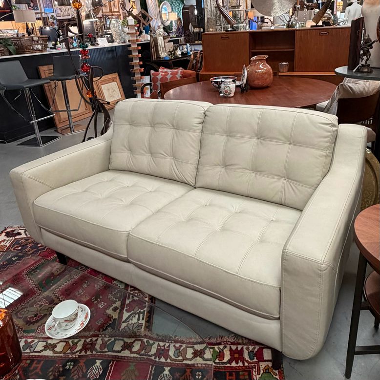 Haverty's Ivory Leather Centennial Love Seat 64x38x34